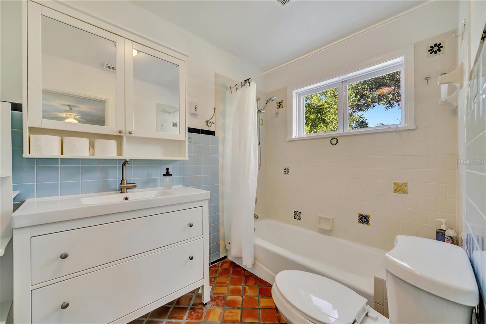 Image 33 of 54 For 4237 Higel Avenue