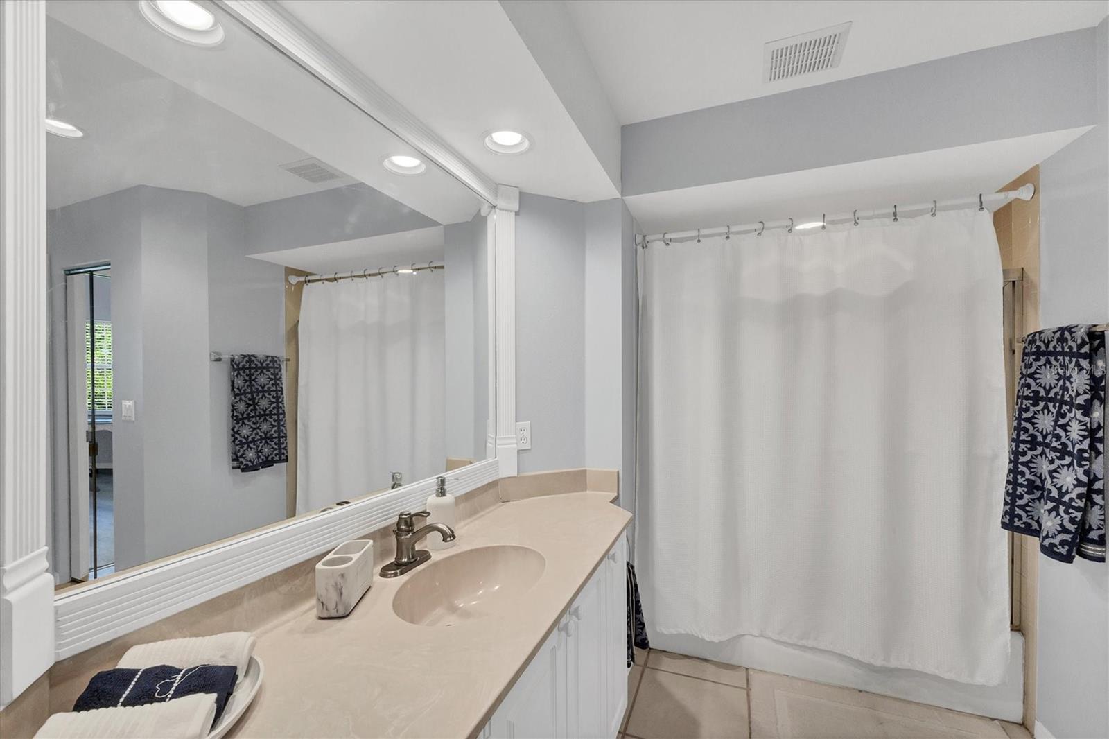 Image 19 of 36 For 3803 54th Drive W 203