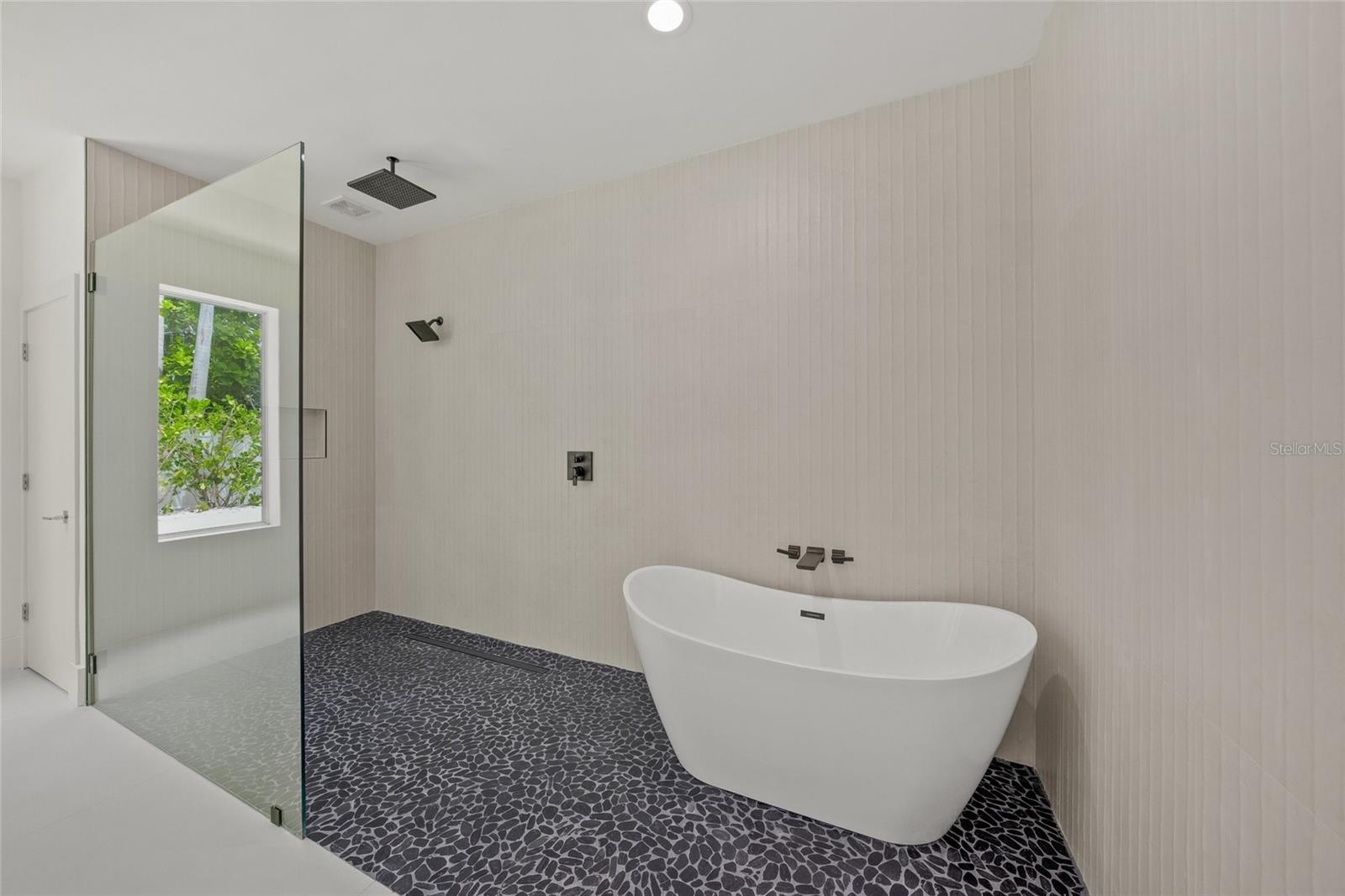 Image 25 of 77 For 3500 Bay Shore Road