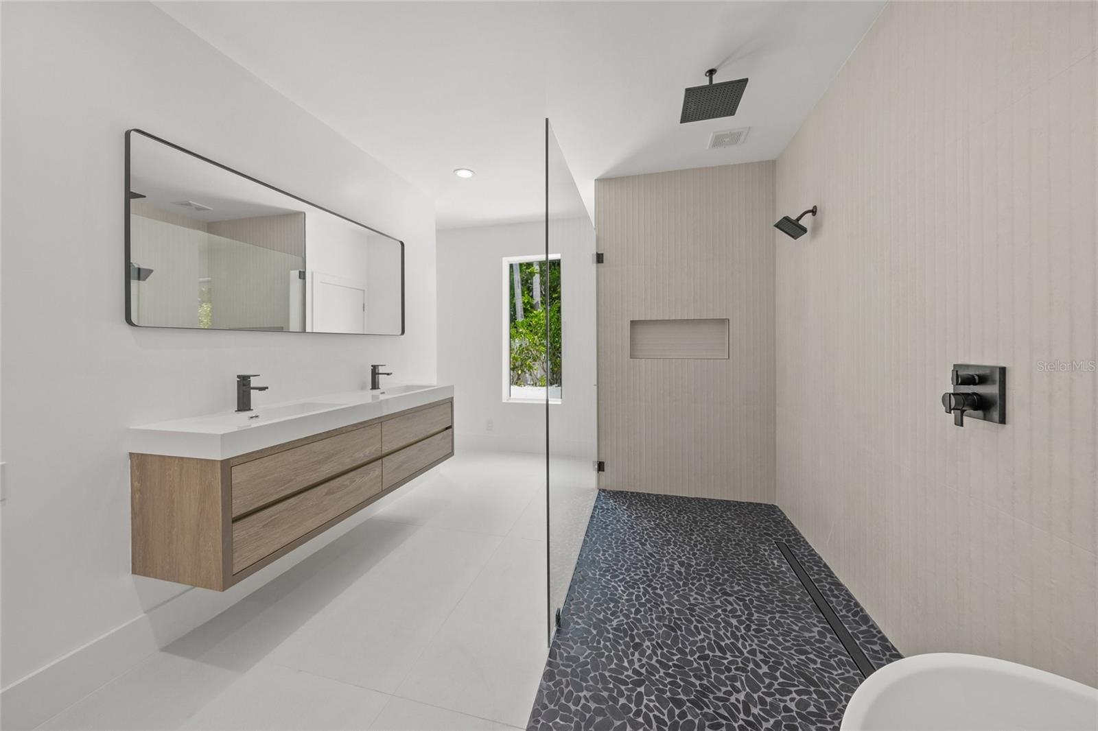 Image 26 of 77 For 3500 Bay Shore Road