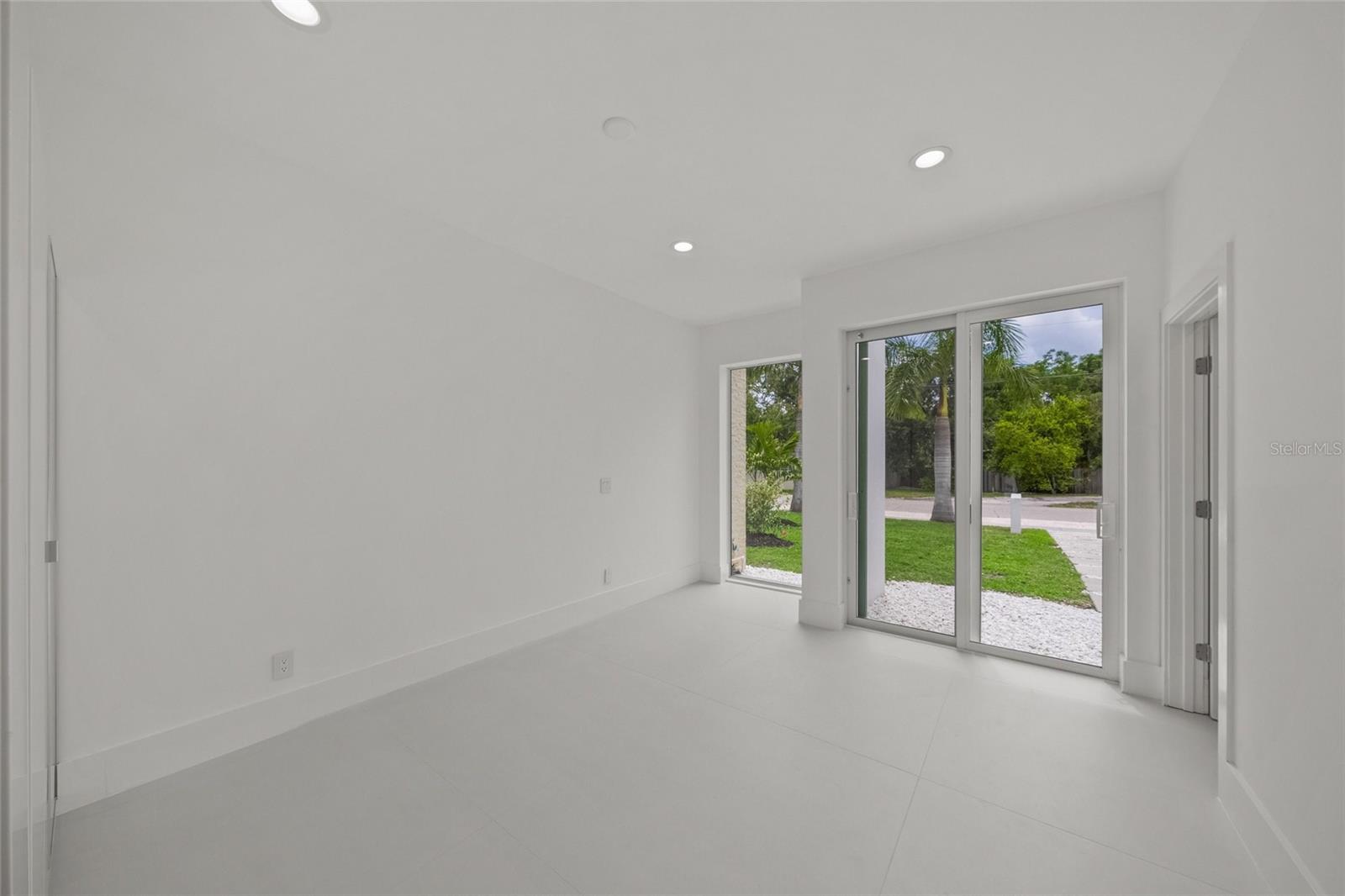 Image 32 of 77 For 3500 Bay Shore Road