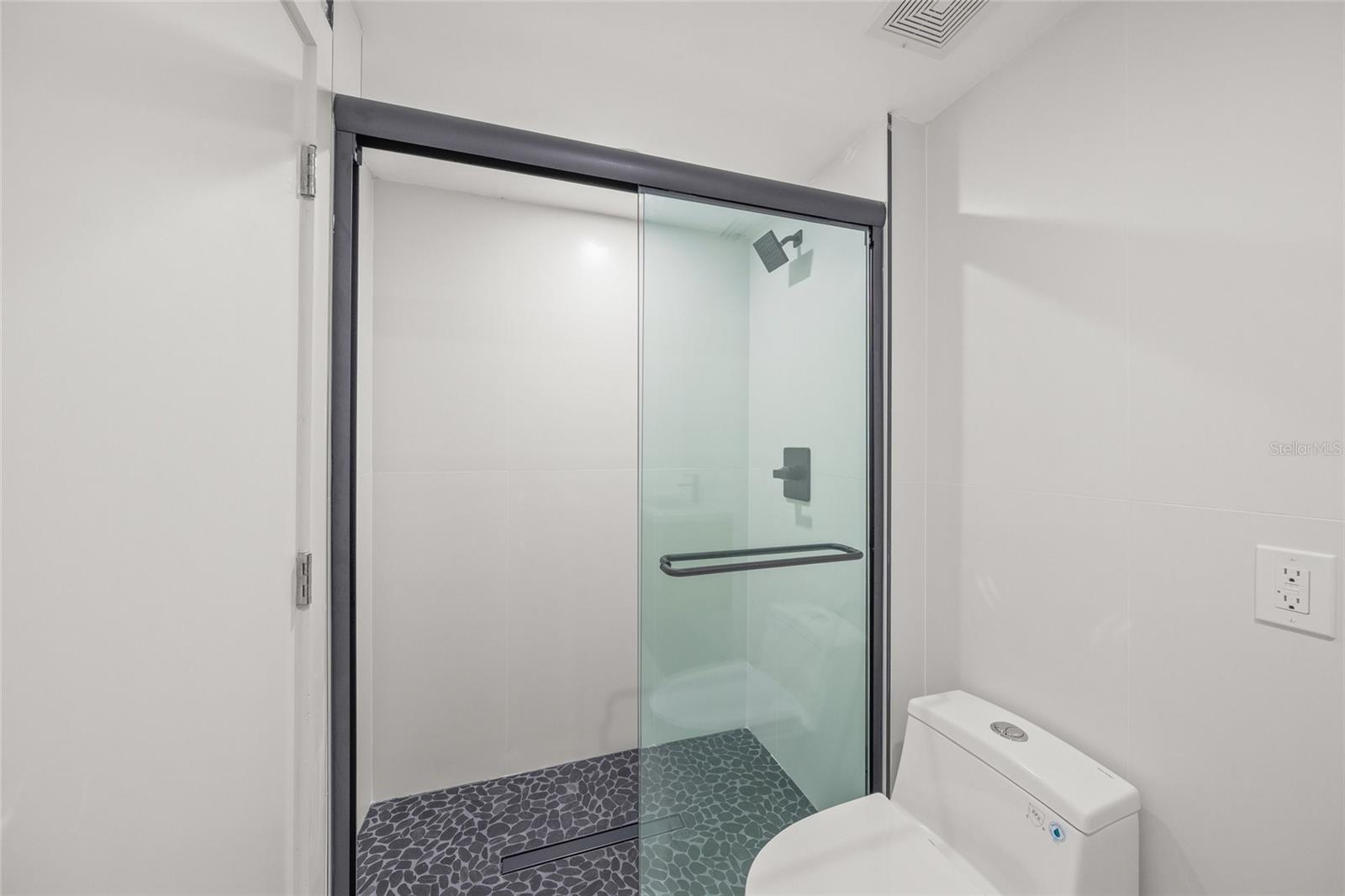 Image 38 of 77 For 3500 Bay Shore Road