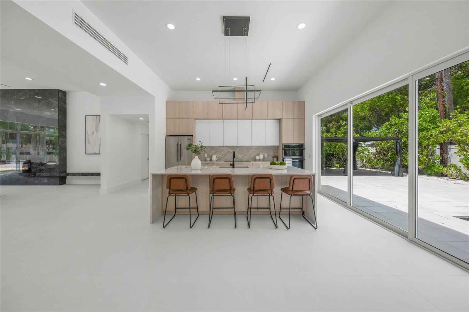 Image 5 of 77 For 3500 Bay Shore Road