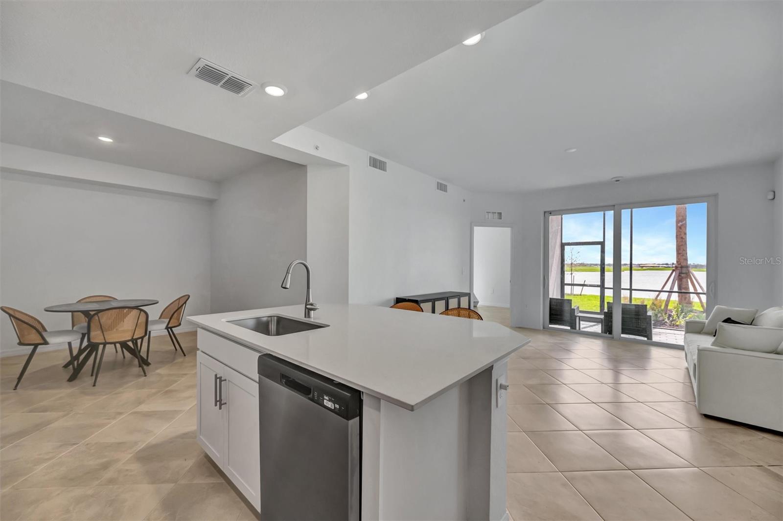 Image 18 of 50 For 19140 Scallop Loop  108