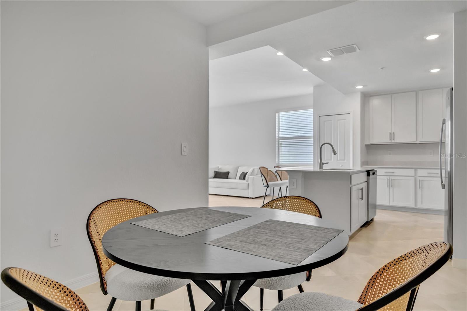 Image 24 of 50 For 19140 Scallop Loop  108