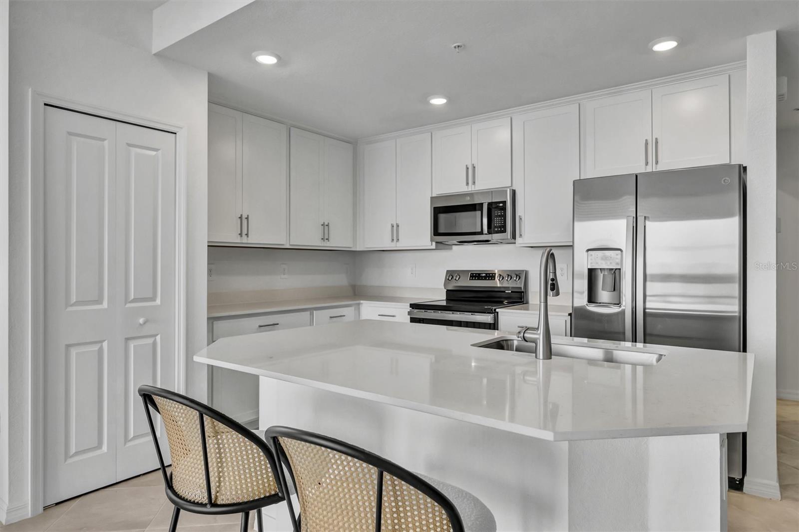 Image 25 of 50 For 19140 Scallop Loop  108