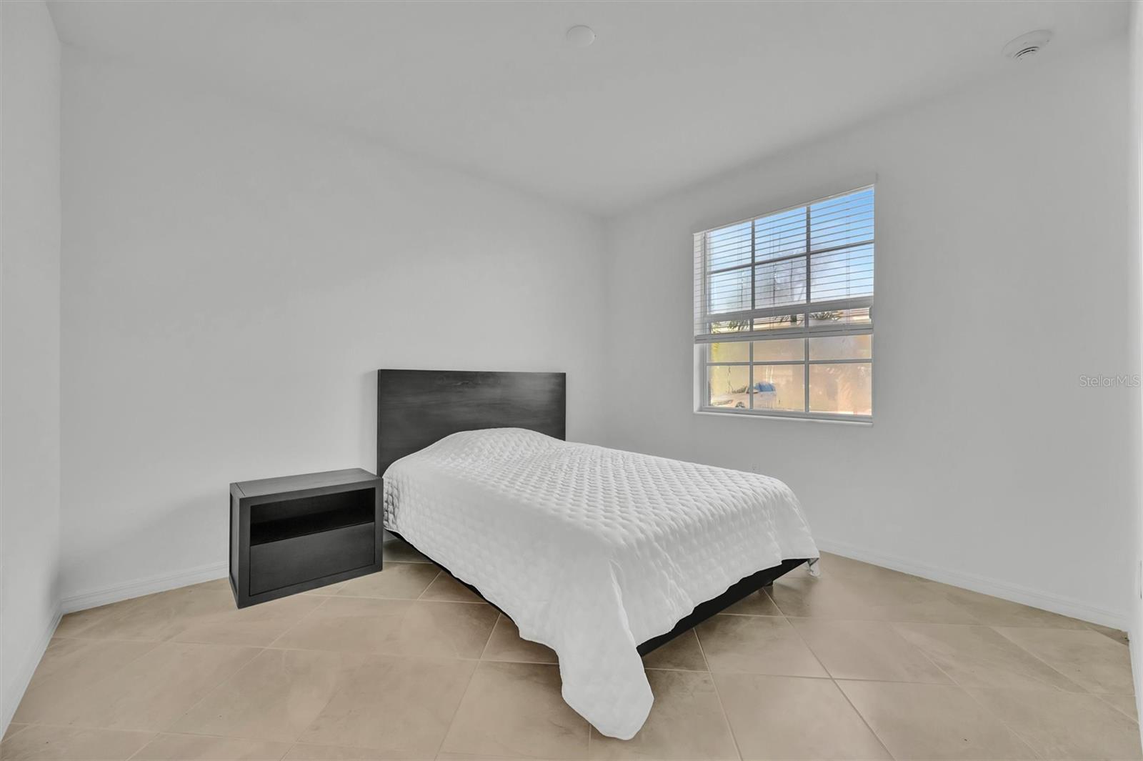 Image 42 of 50 For 19140 Scallop Loop  108