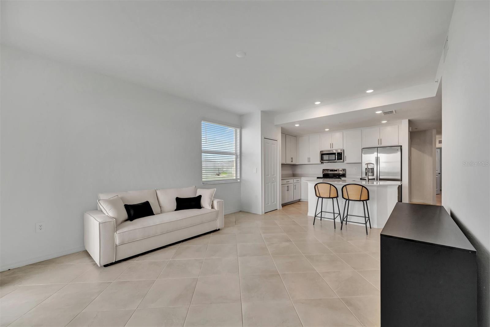 Image 46 of 50 For 19140 Scallop Loop  108