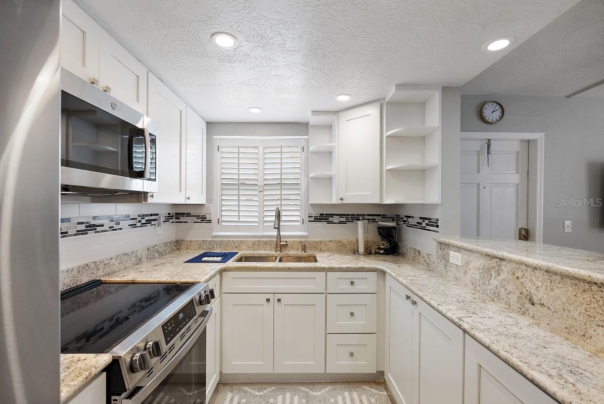 Image 14 of 23 For 11440 1st Street E 1