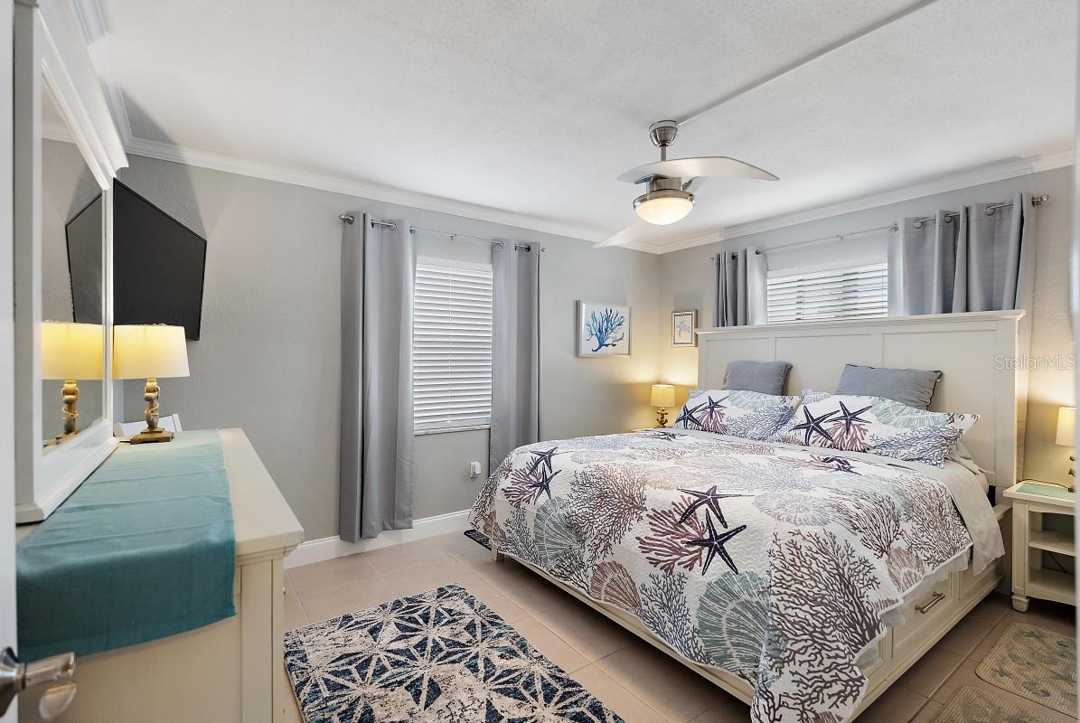 Image 19 of 23 For 11440 1st Street E 1