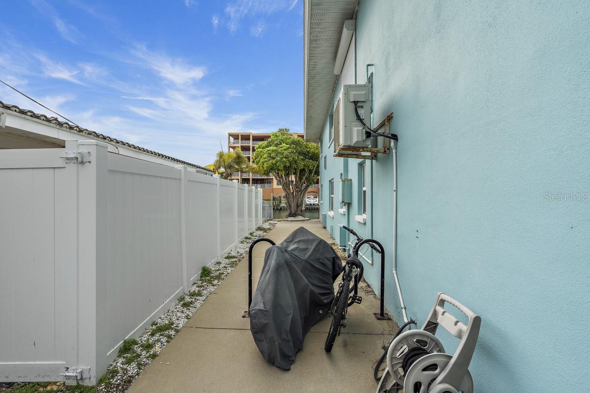 Image 7 of 23 For 11440 1st Street E 1