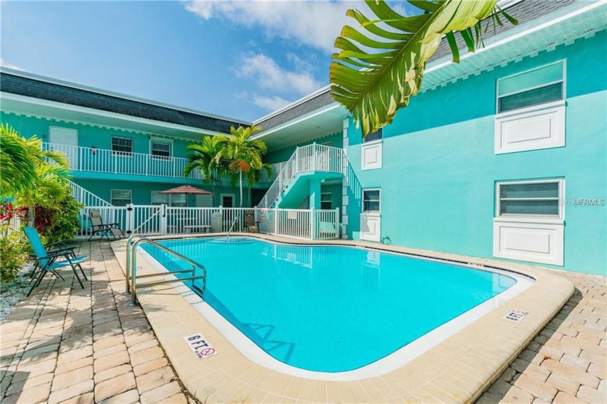 Image 8 of 23 For 11440 1st Street E 1