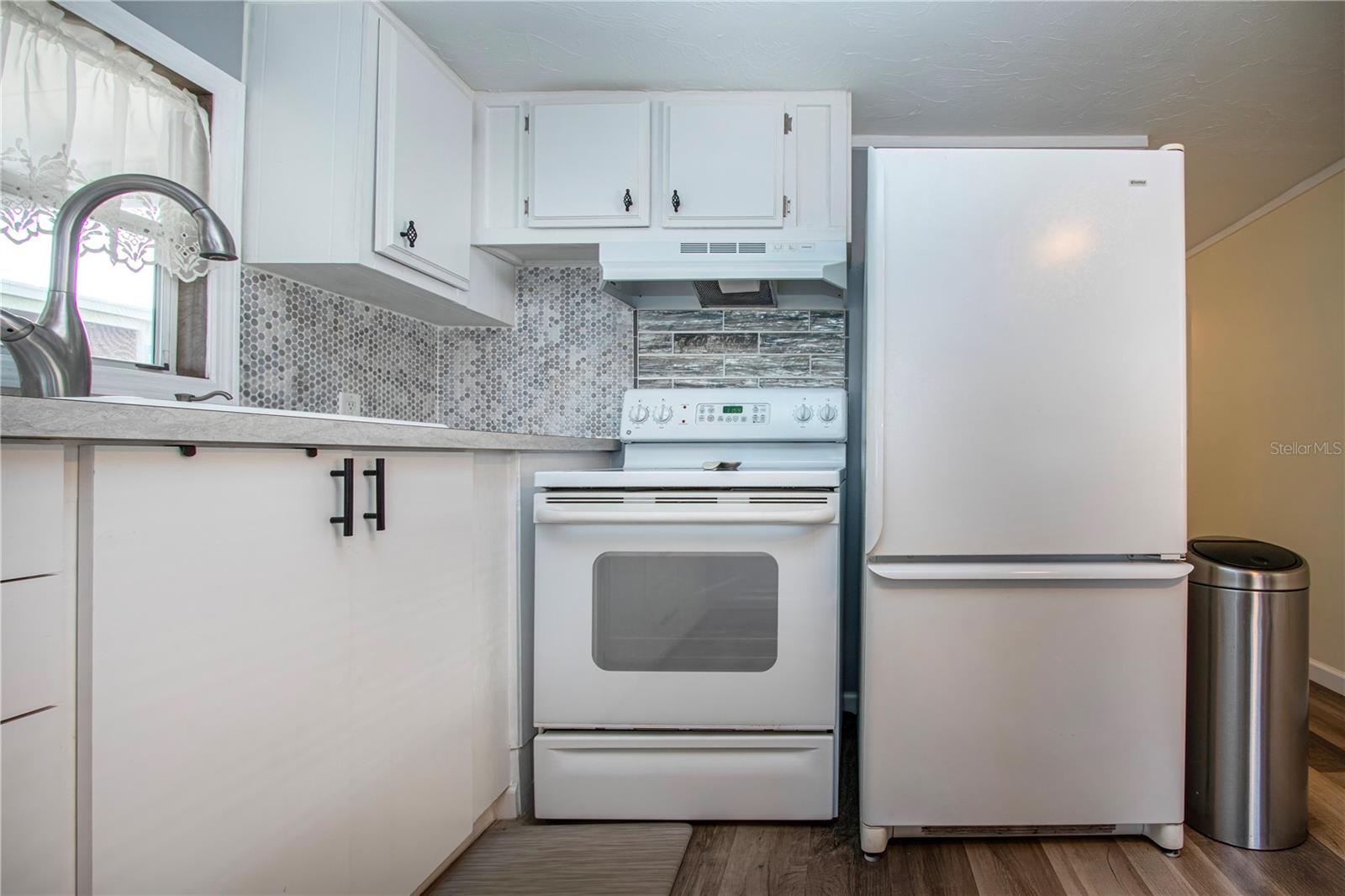 Image 27 of 57 For 420 49th Street E 83