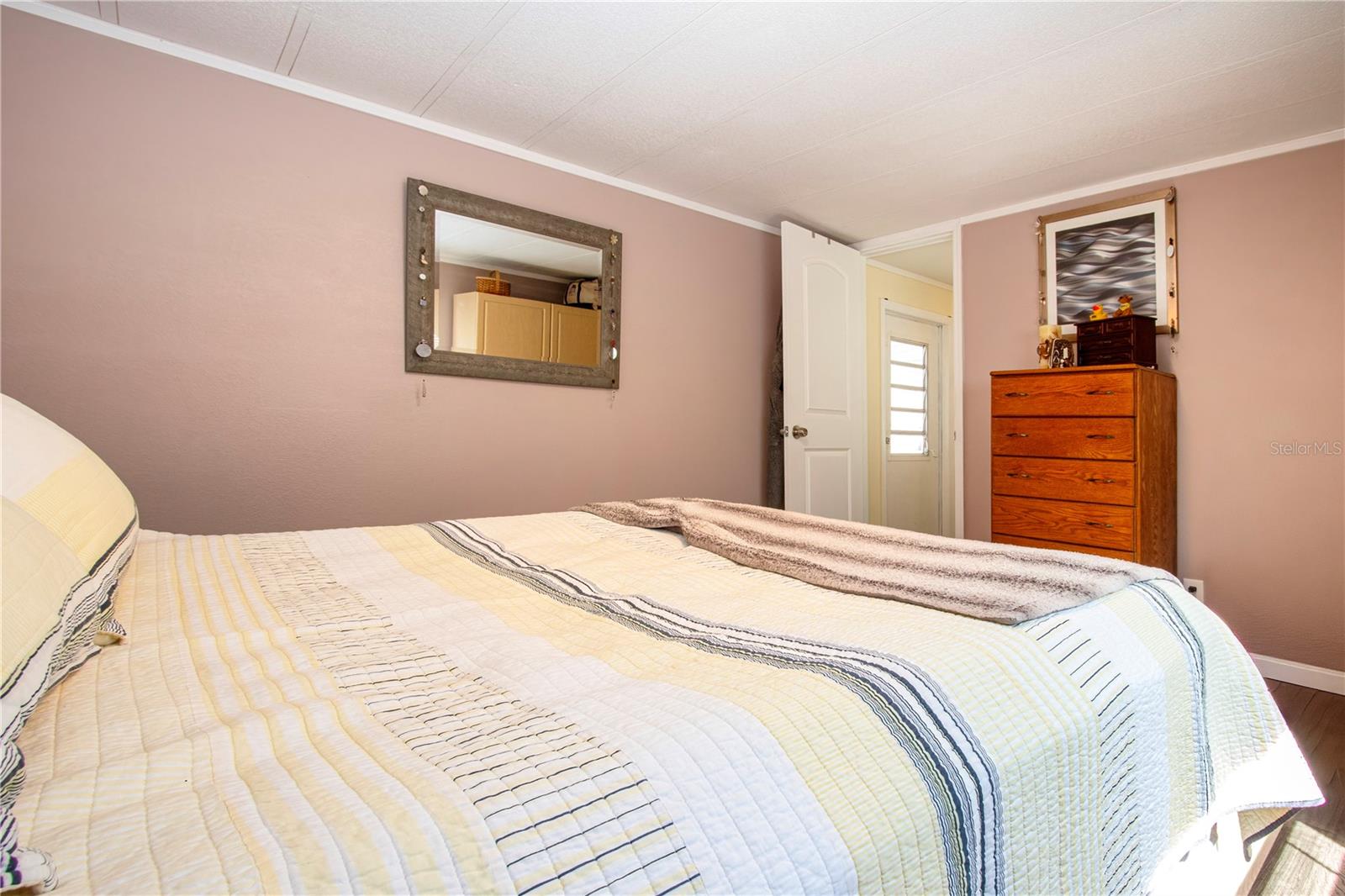 Image 30 of 57 For 420 49th Street E 83