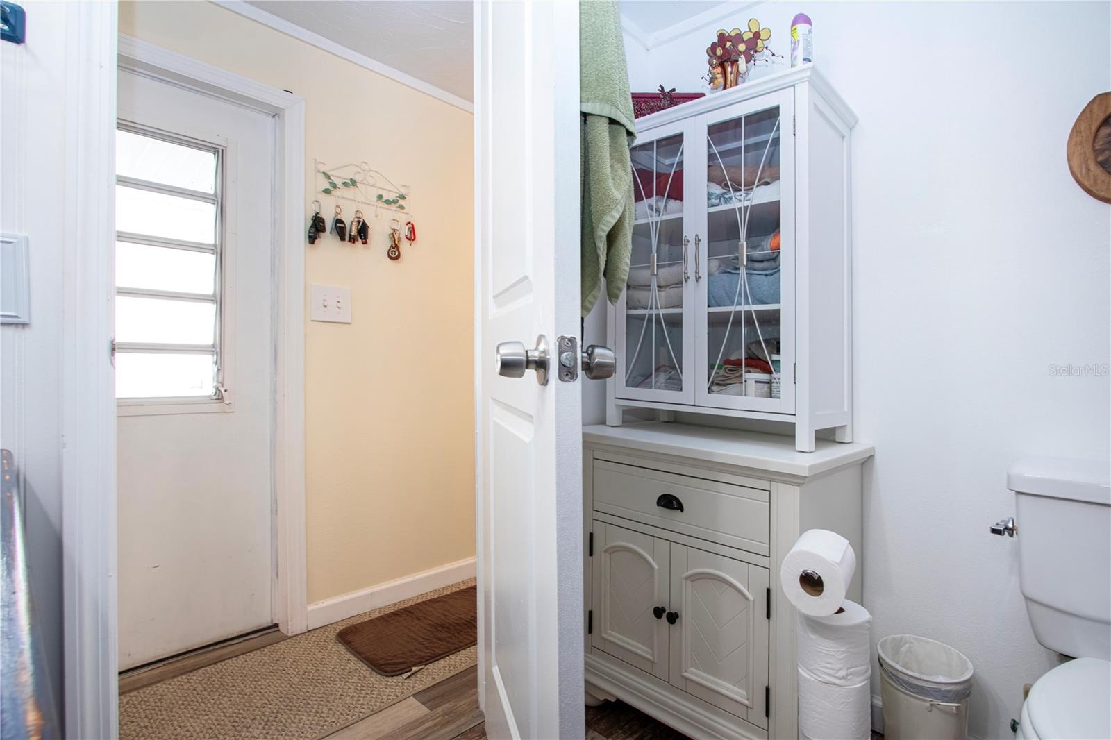 Image 33 of 57 For 420 49th Street E 83