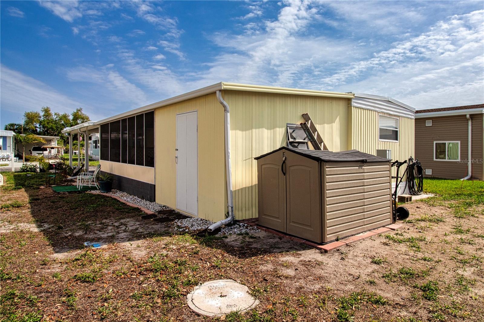 Image 43 of 57 For 420 49th Street E 83