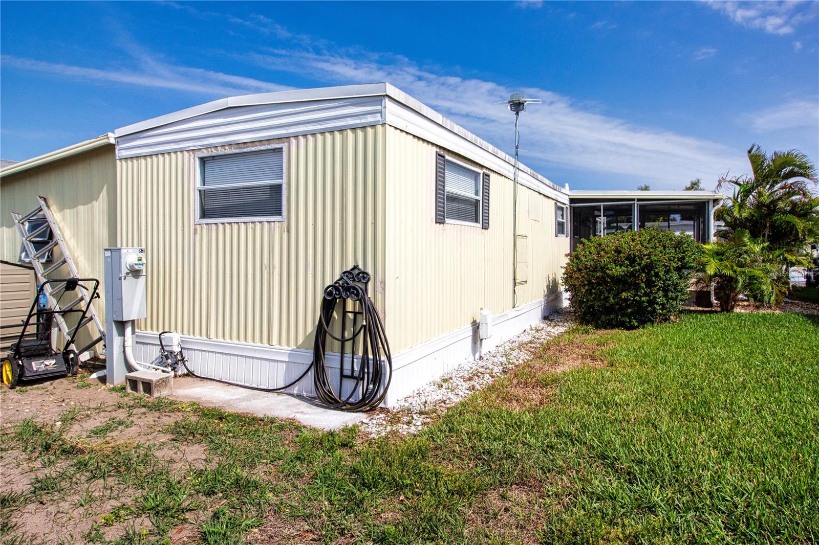 Image 44 of 57 For 420 49th Street E 83