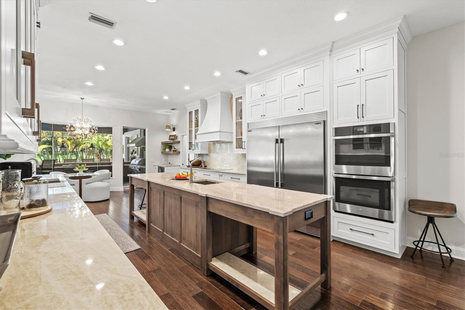 Image 15 of 75 For 7305 Links Court