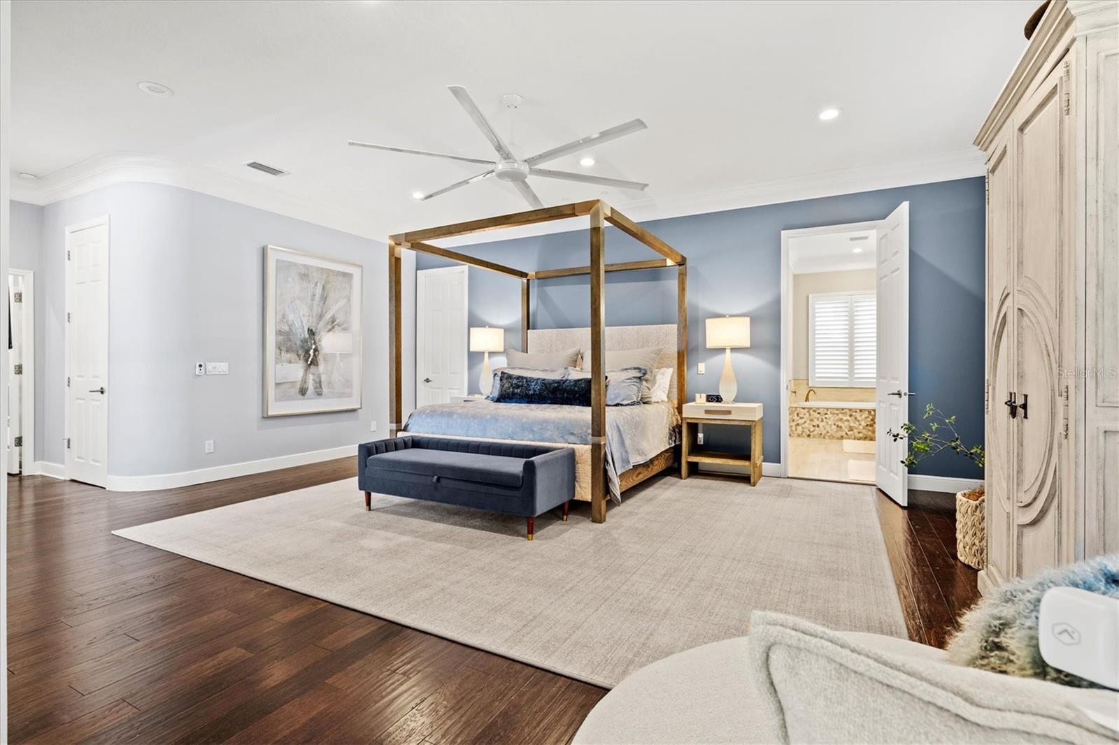 Image 21 of 75 For 7305 Links Court