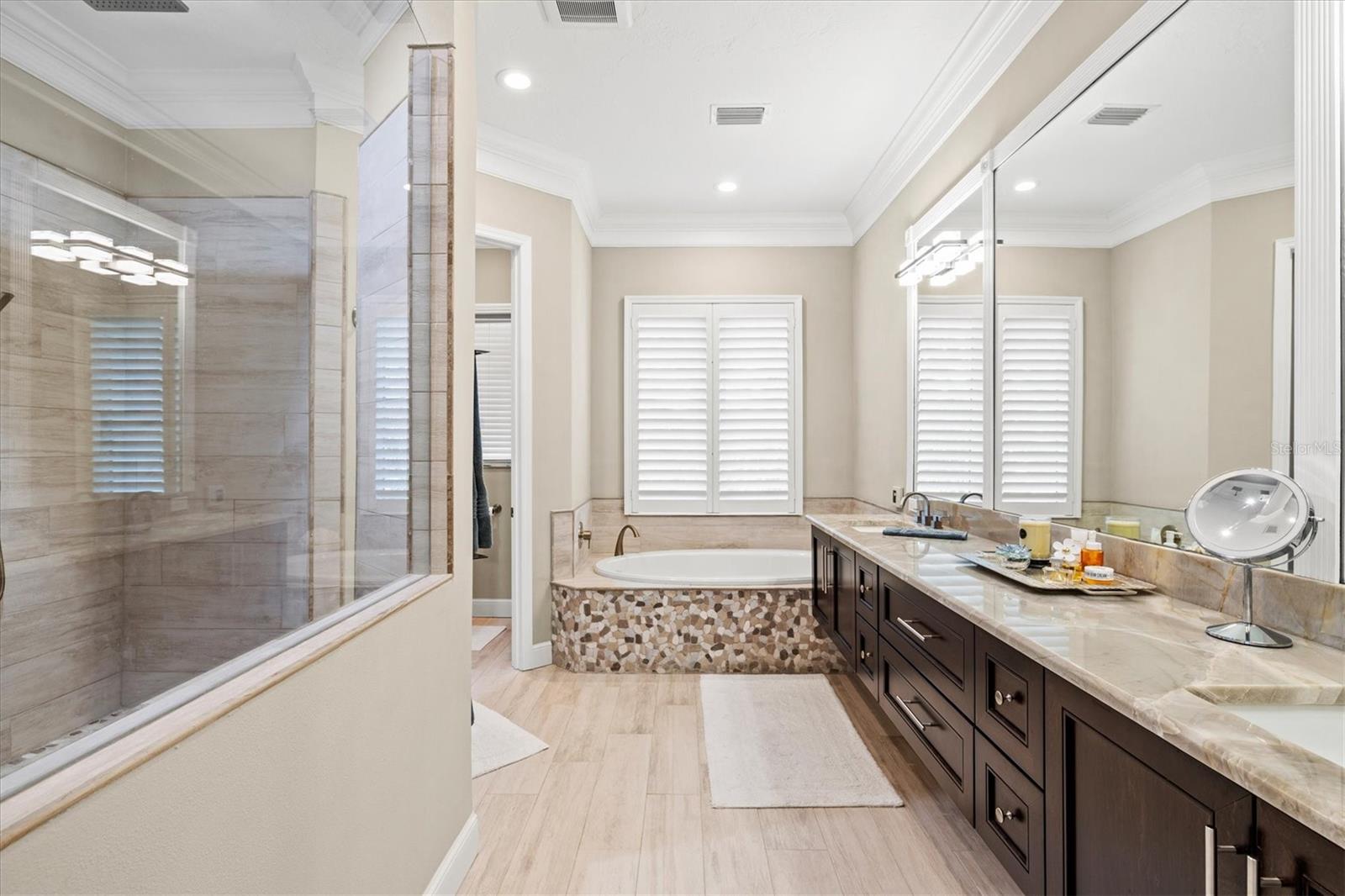 Image 25 of 75 For 7305 Links Court