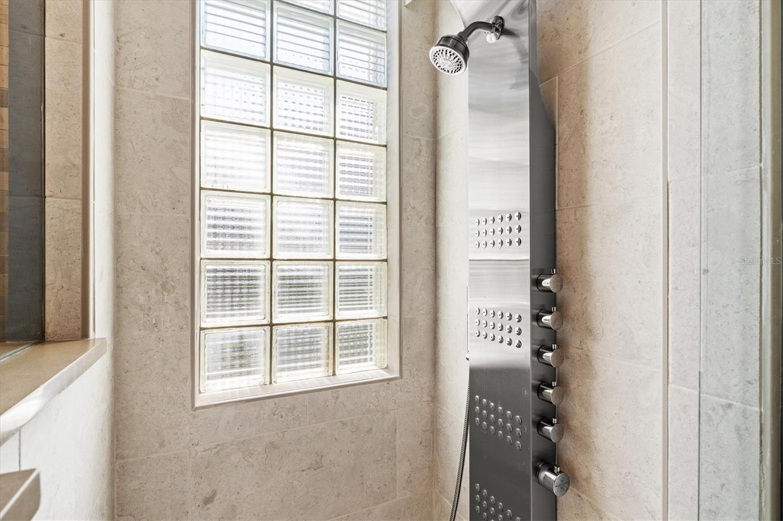 Image 35 of 75 For 7305 Links Court