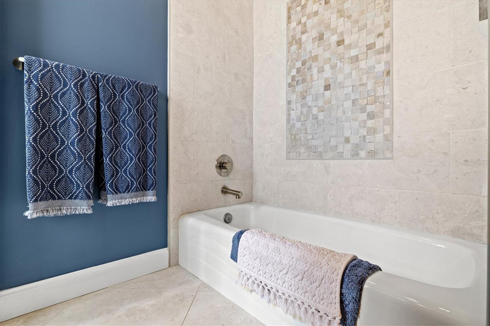 Image 36 of 75 For 7305 Links Court