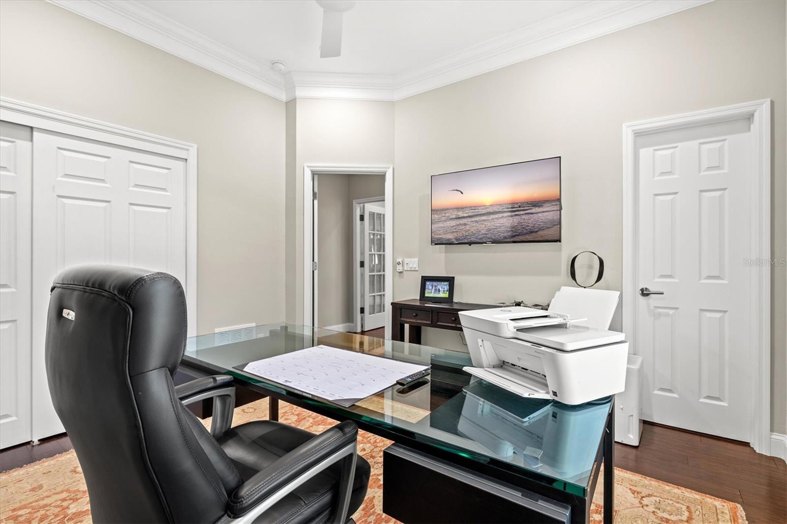 Image 38 of 75 For 7305 Links Court