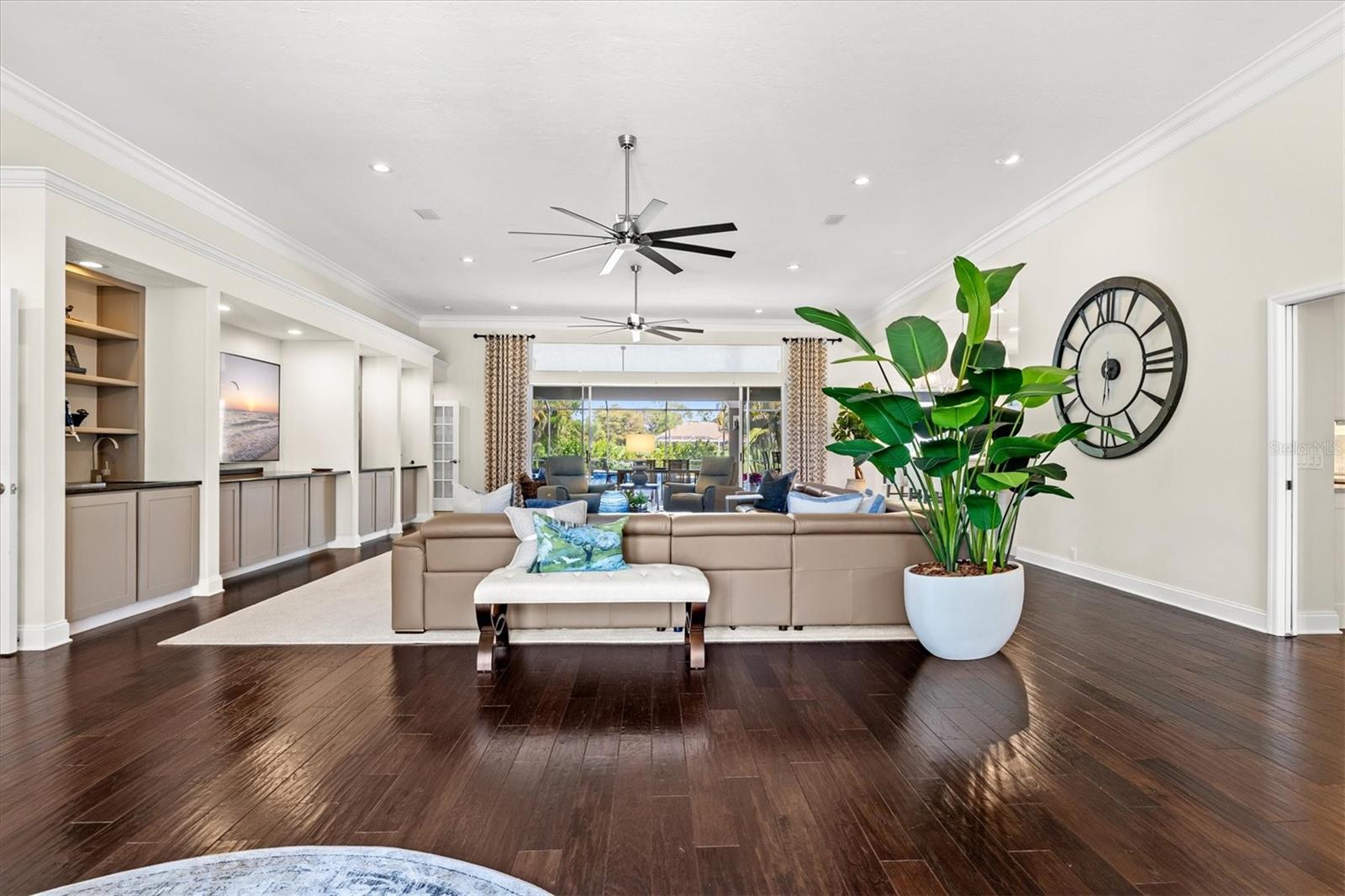 Image 4 of 75 For 7305 Links Court