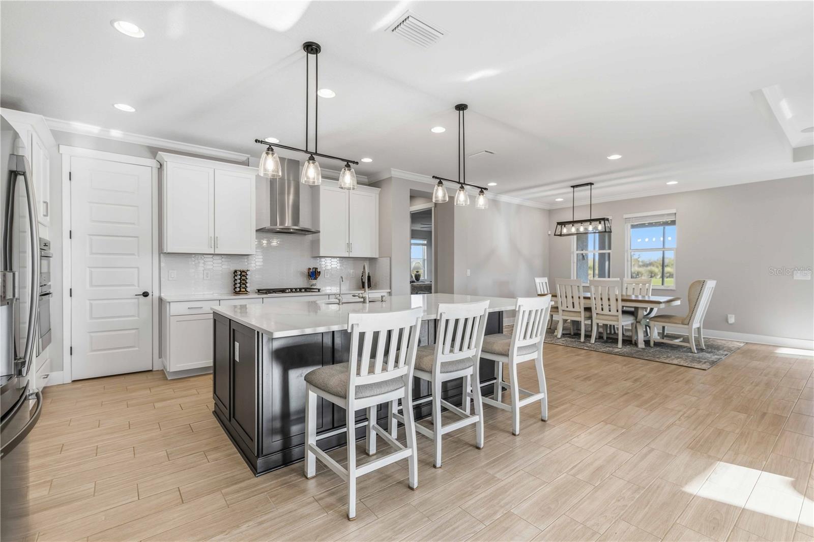 Image 16 of 75 For 17109 Sweetwater Village Drive