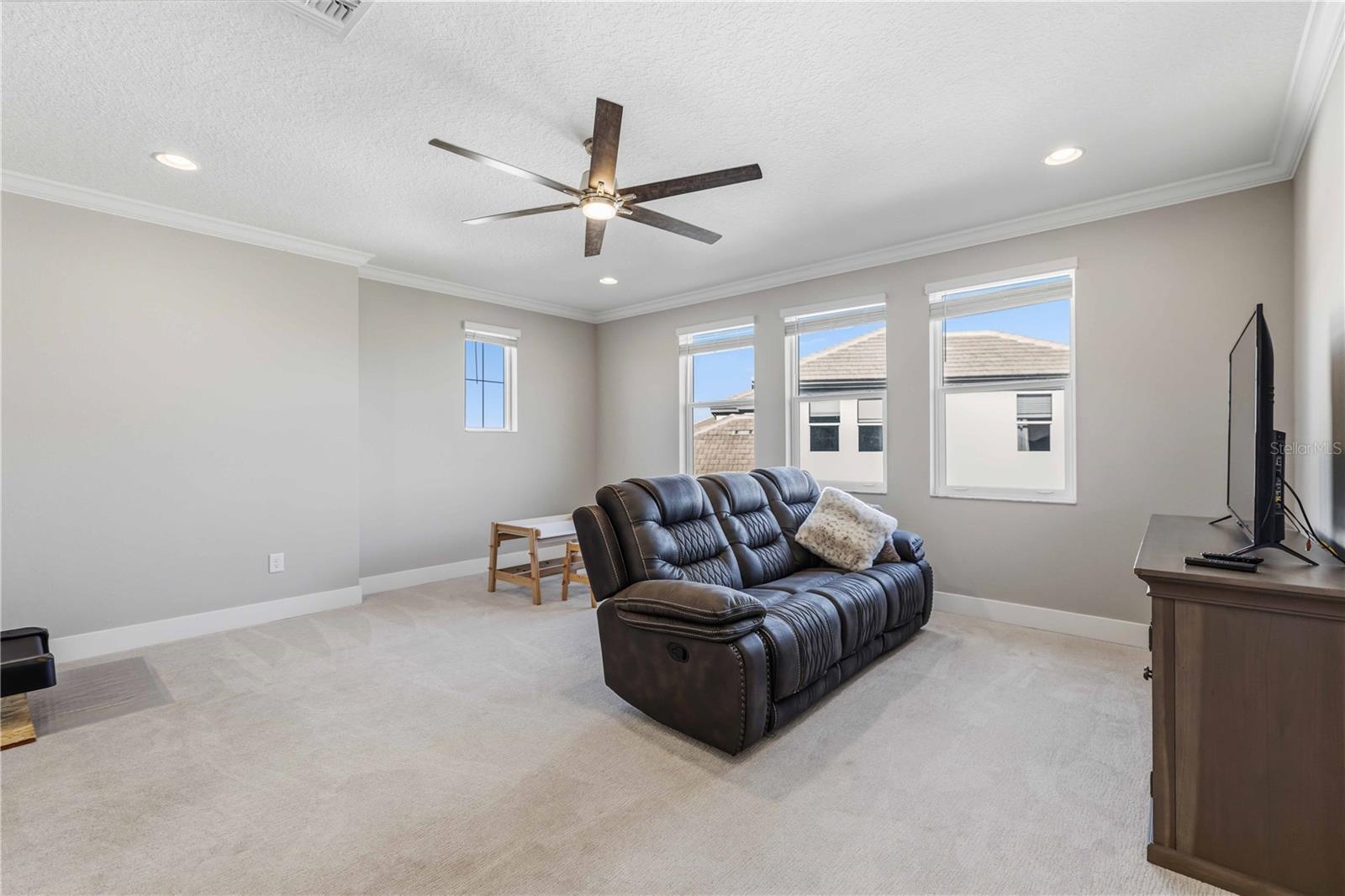 Image 38 of 75 For 17109 Sweetwater Village Drive