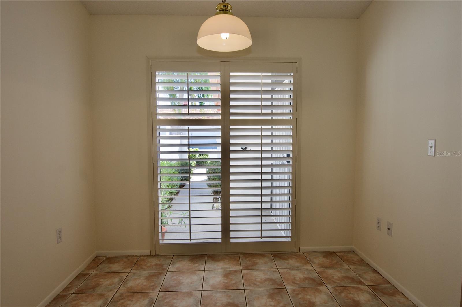 Image 14 of 42 For 4172 Marseilles Avenue 3255