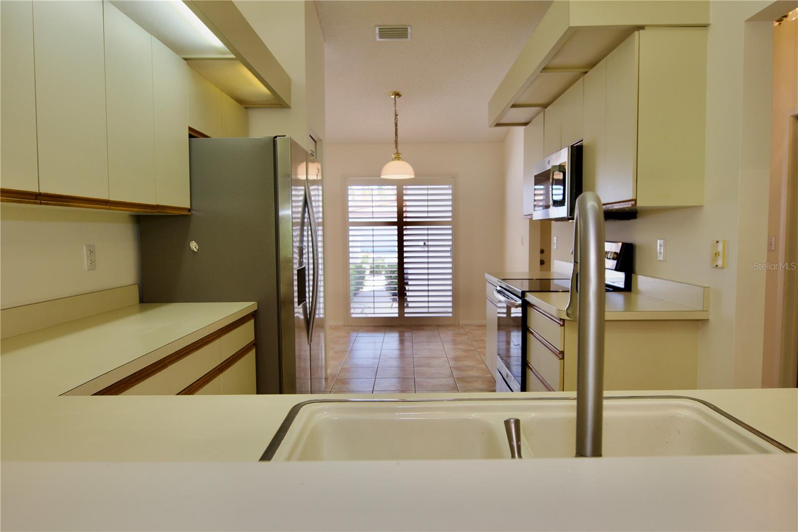 Image 16 of 42 For 4172 Marseilles Avenue 3255