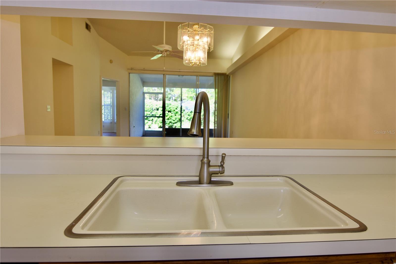 Image 19 of 42 For 4172 Marseilles Avenue 3255