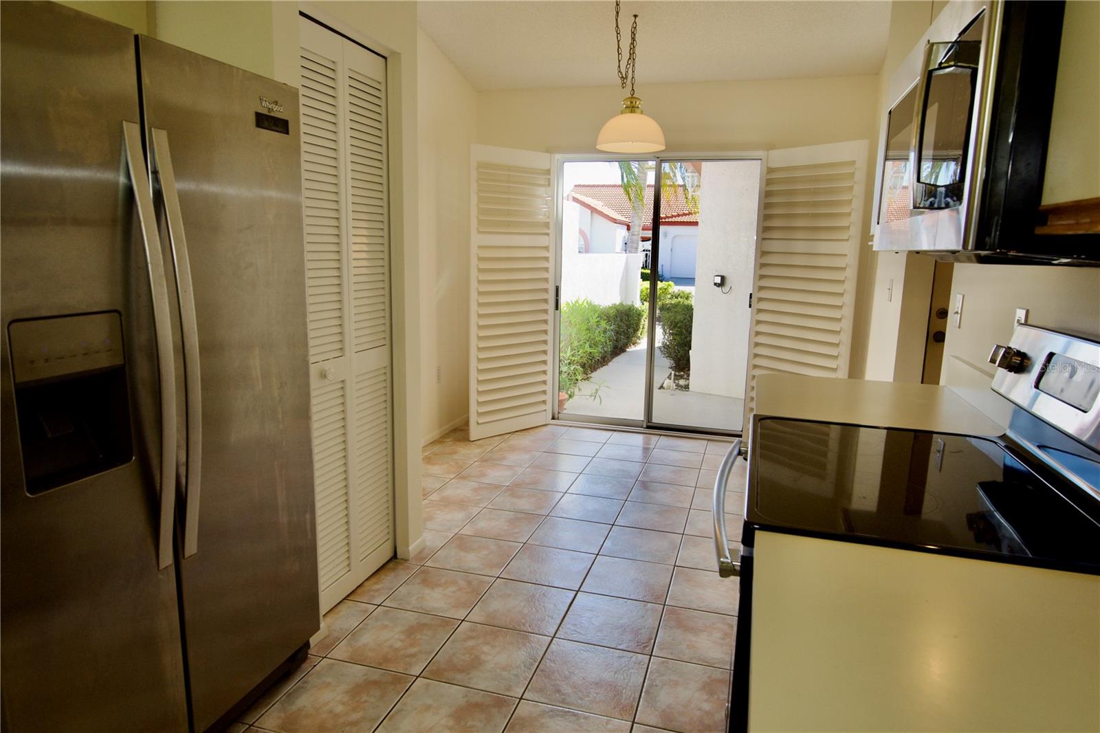 Image 20 of 42 For 4172 Marseilles Avenue 3255