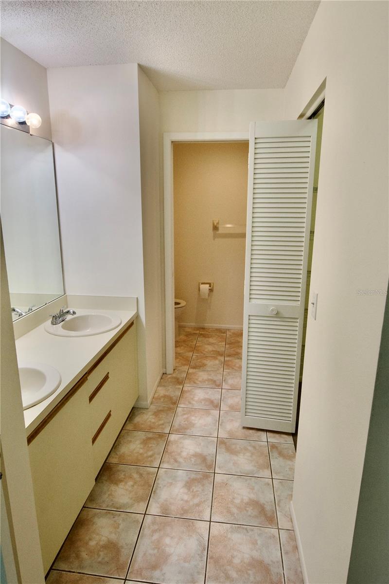 Image 27 of 42 For 4172 Marseilles Avenue 3255