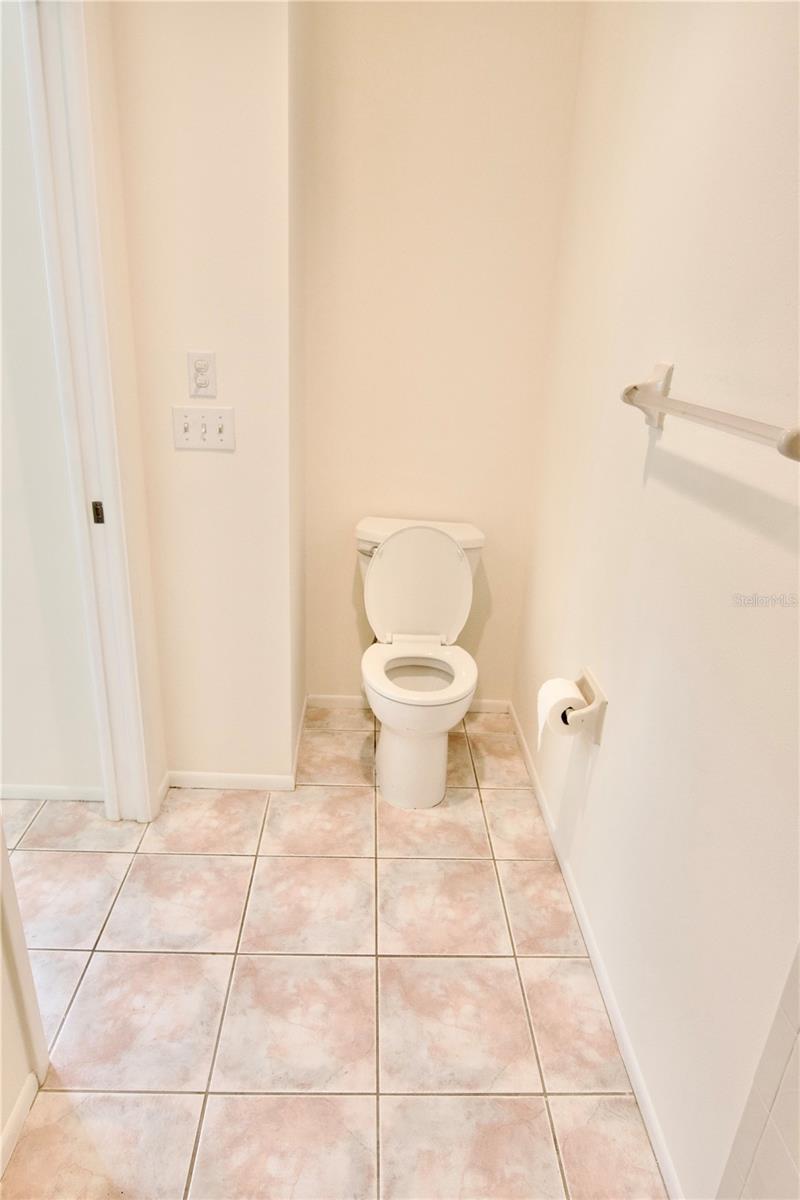 Image 29 of 42 For 4172 Marseilles Avenue 3255