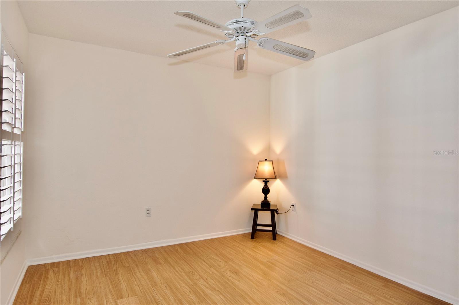 Image 31 of 42 For 4172 Marseilles Avenue 3255