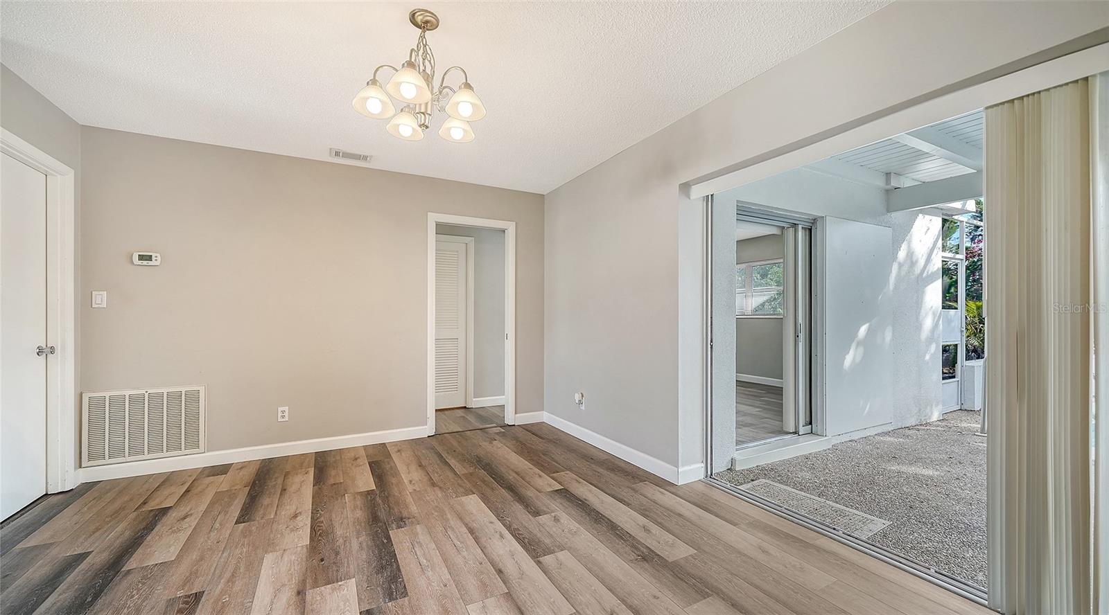 Image 17 of 39 For 3005 Lockwood Terrace