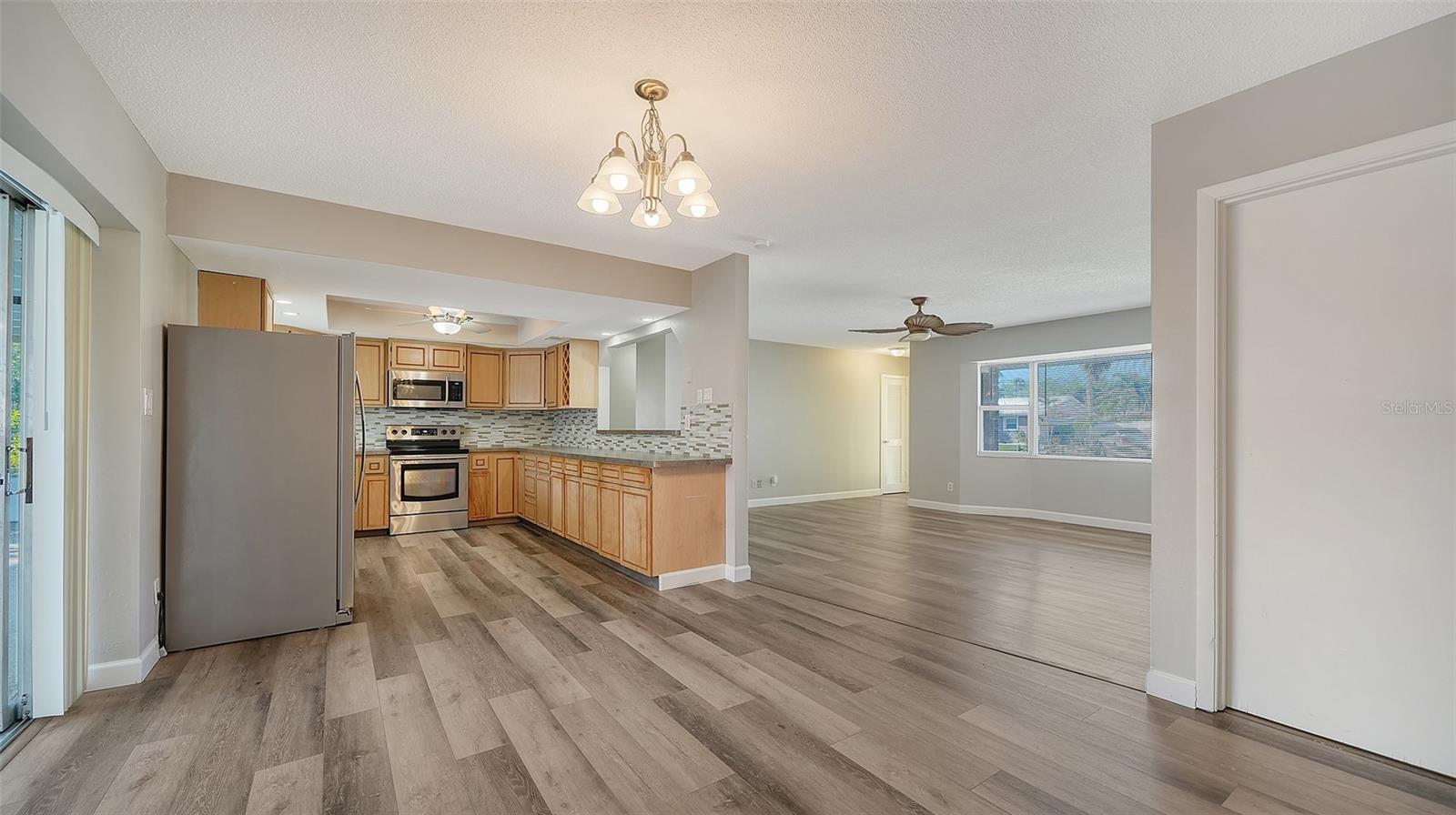 Image 18 of 39 For 3005 Lockwood Terrace