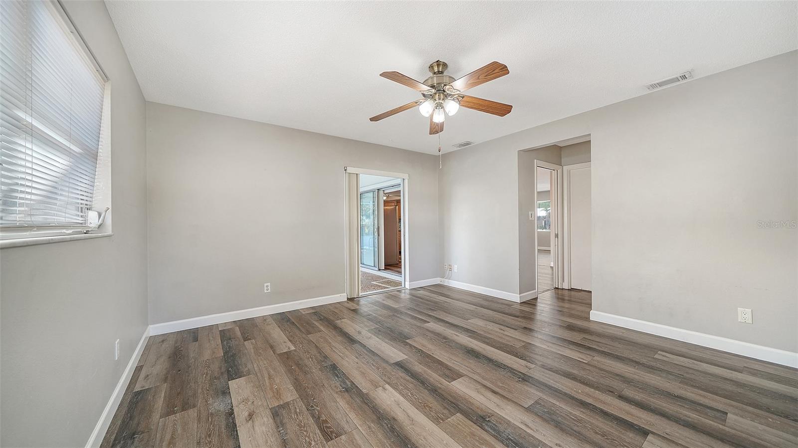 Image 21 of 39 For 3005 Lockwood Terrace