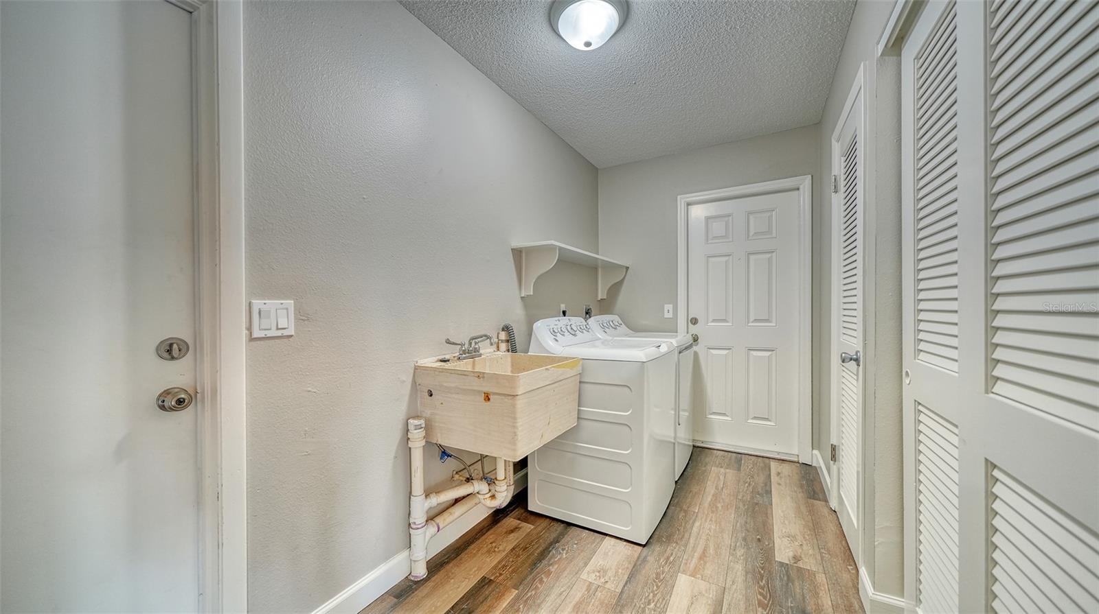 Image 29 of 39 For 3005 Lockwood Terrace