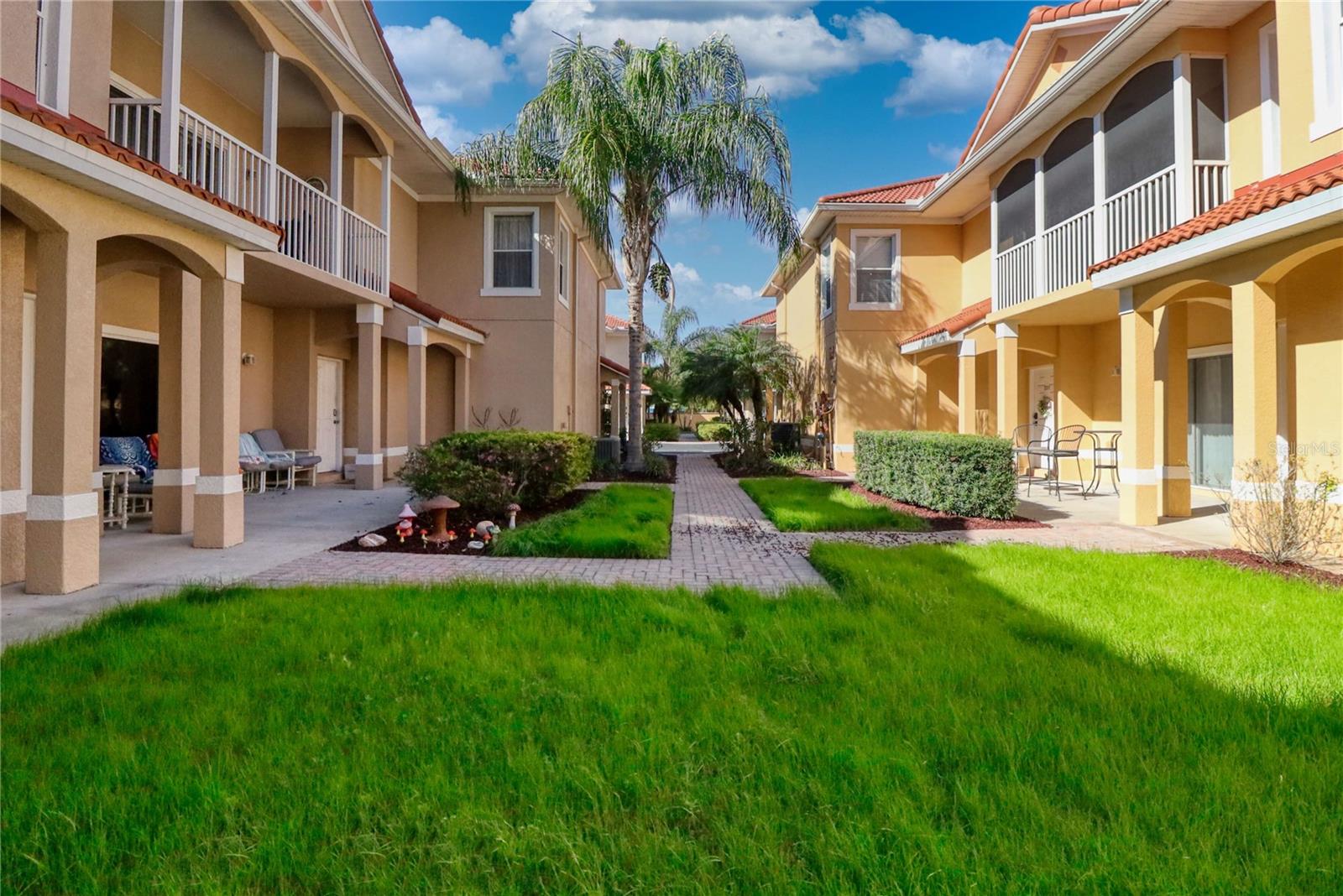 Image 3 of 6 For 21020 Sunpoint Way 102