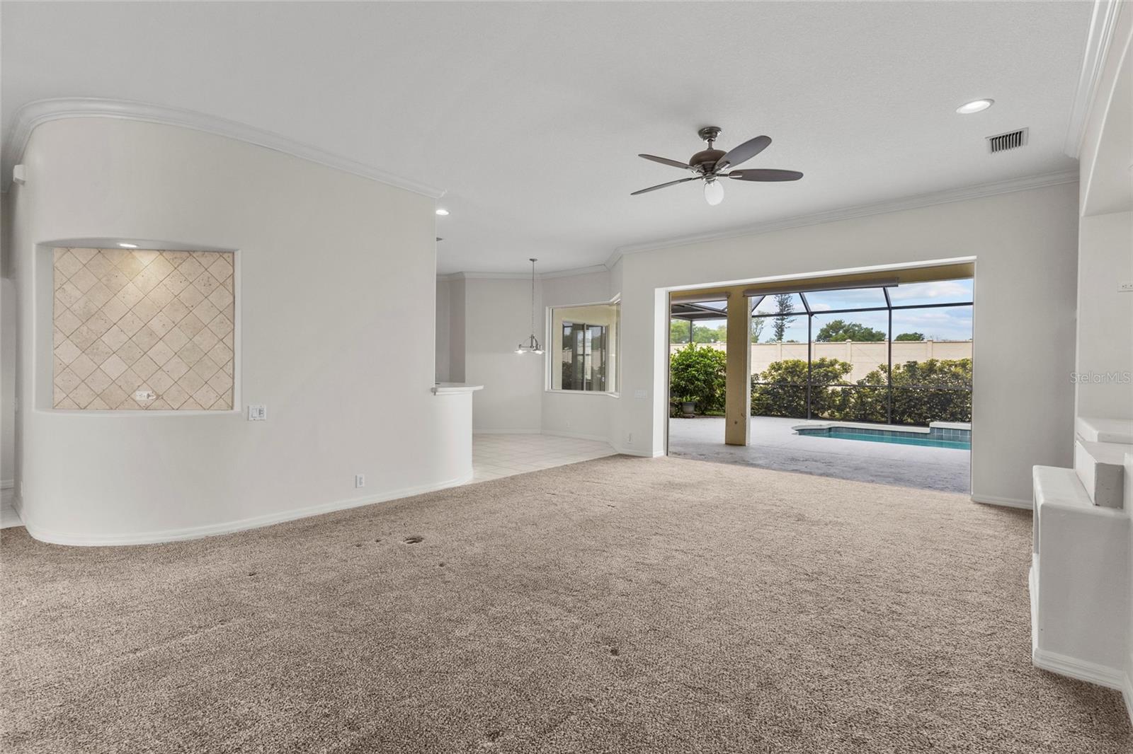 Image 4 of 64 For 600 Cockatoo Circle