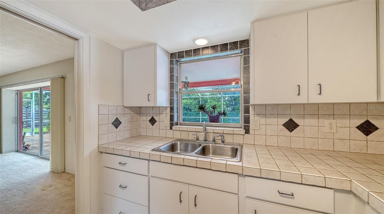 Image 10 of 27 For 2839 Riviera Drive