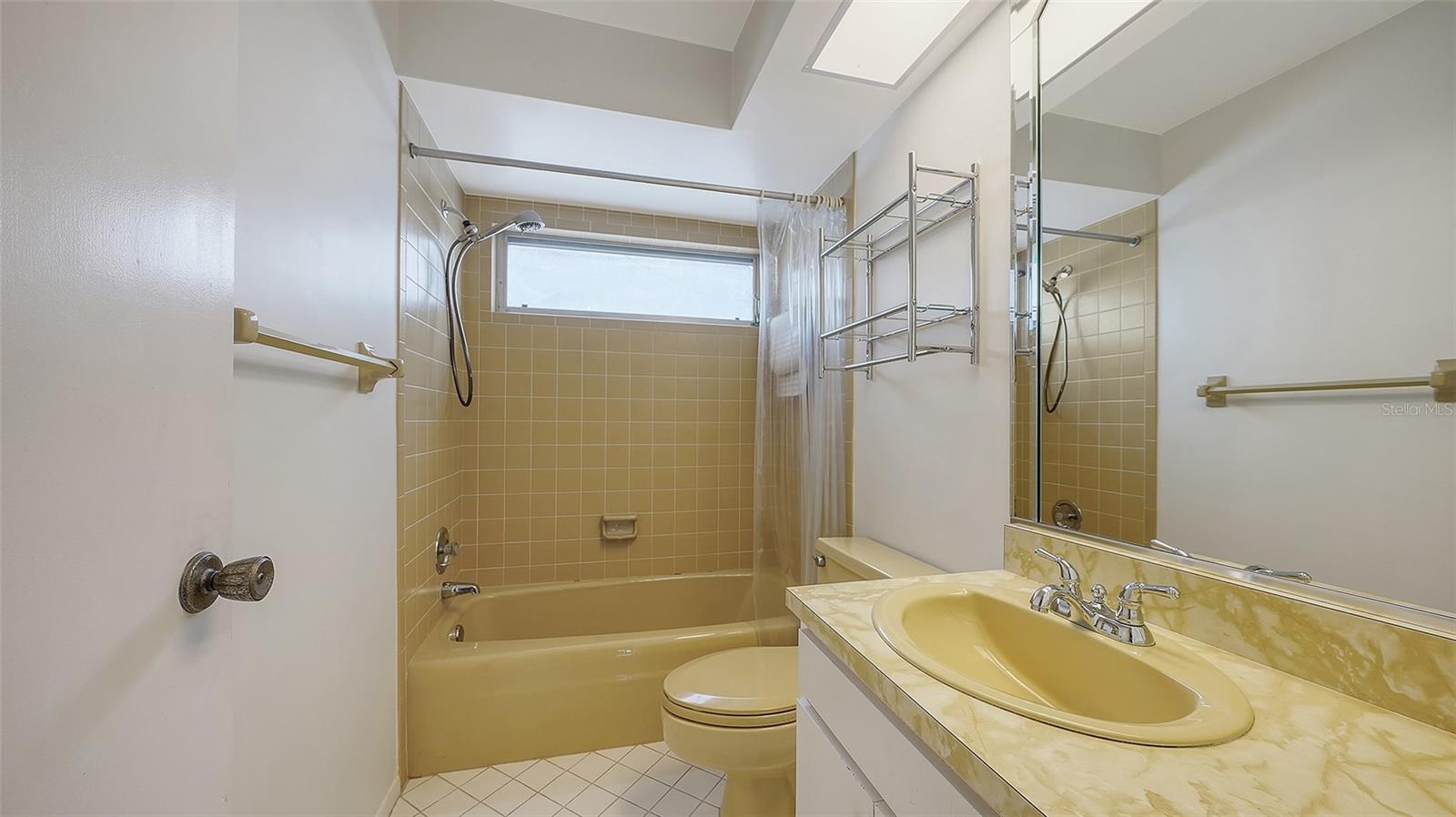 Image 20 of 27 For 2839 Riviera Drive