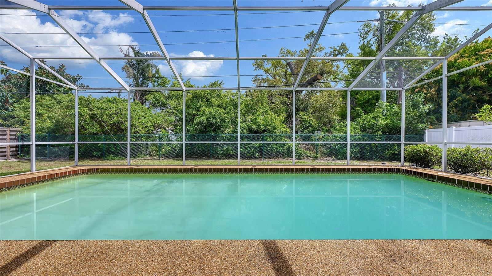 Image 21 of 27 For 2839 Riviera Drive