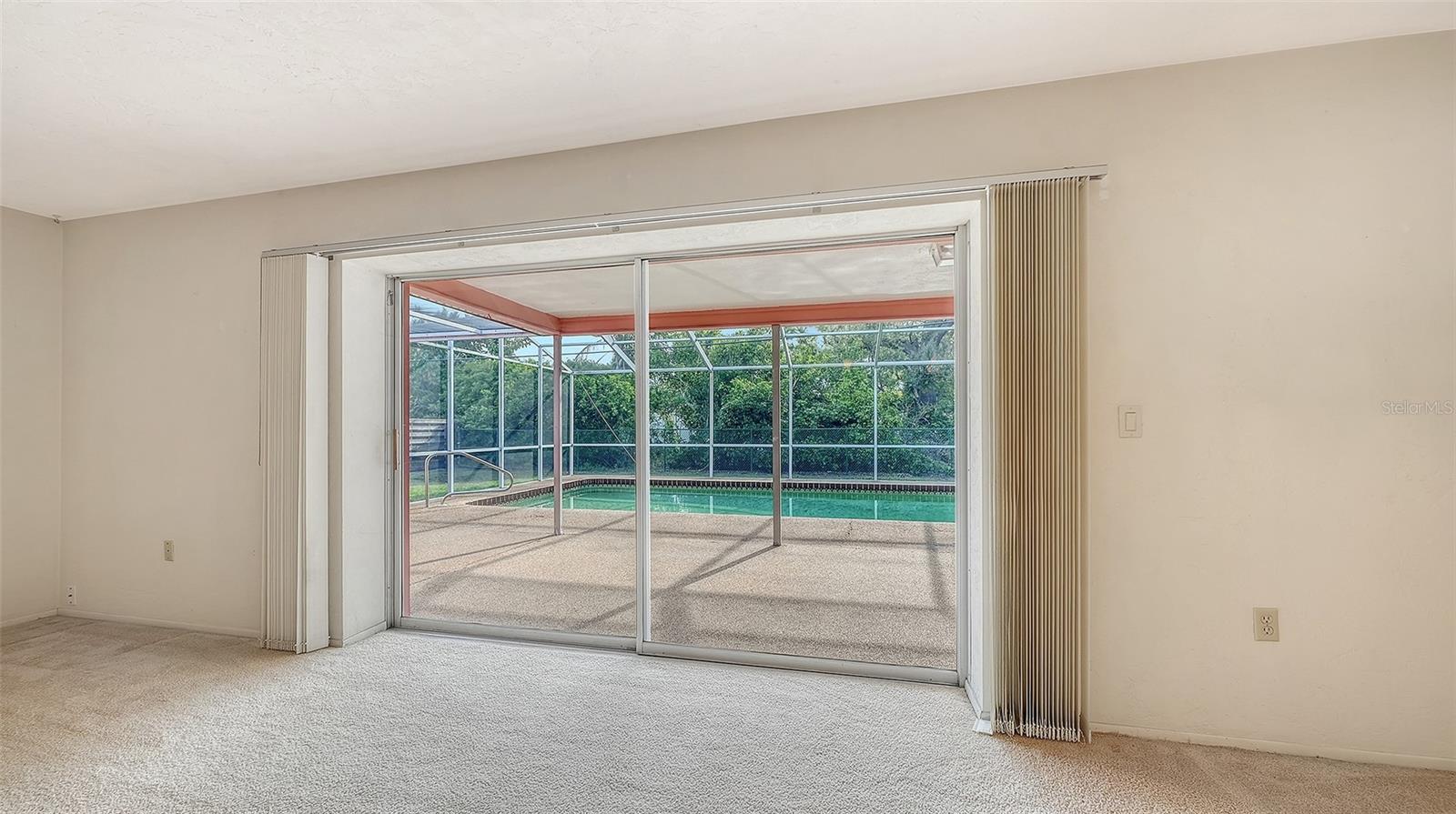 Image 7 of 27 For 2839 Riviera Drive