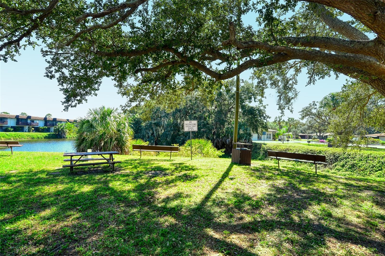 Image 28 of 37 For 3310 Ramblewood Place