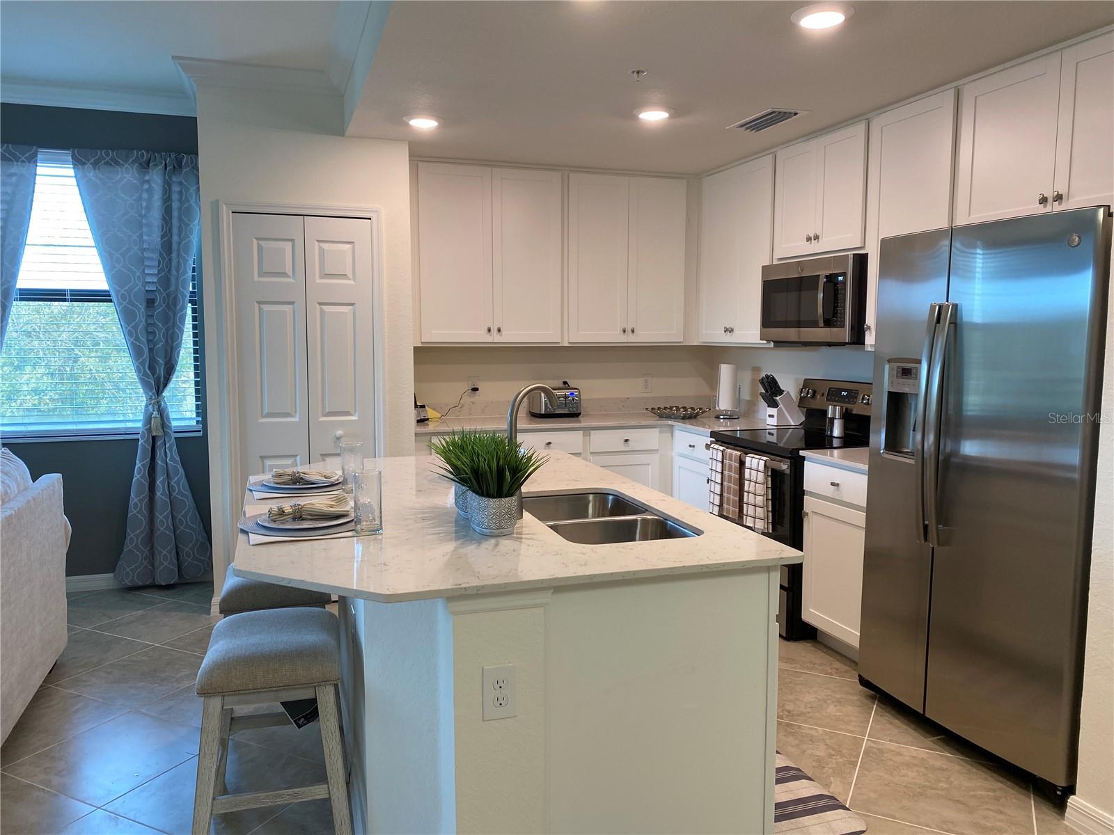 Image 4 of 31 For 17510 Gawthrop Drive 208