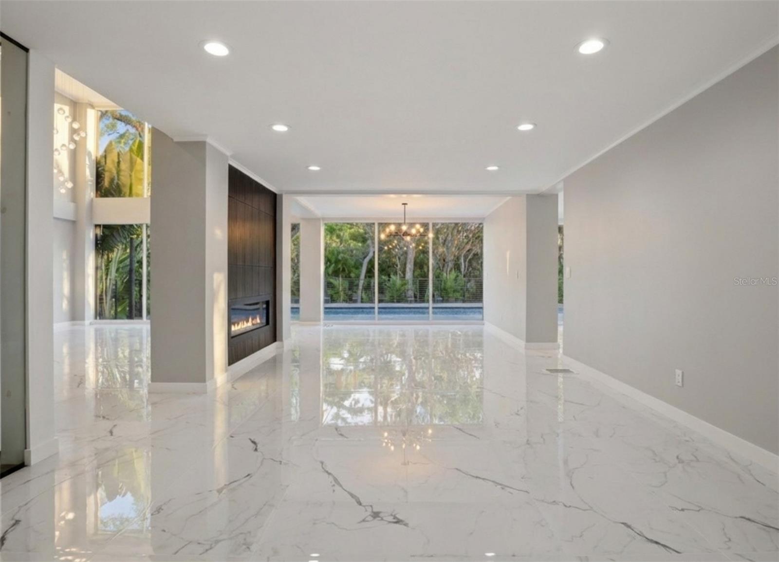 Image 10 of 55 For 4942 Hubner Circle